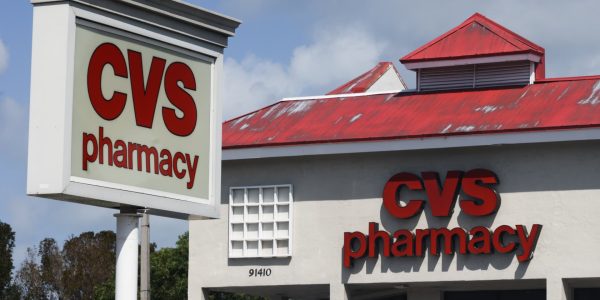 يخطط المساهمون الرئيسيون في CVS لدفع النشطاء والالتقاء بالمديرين التنفيذيين: المصادر