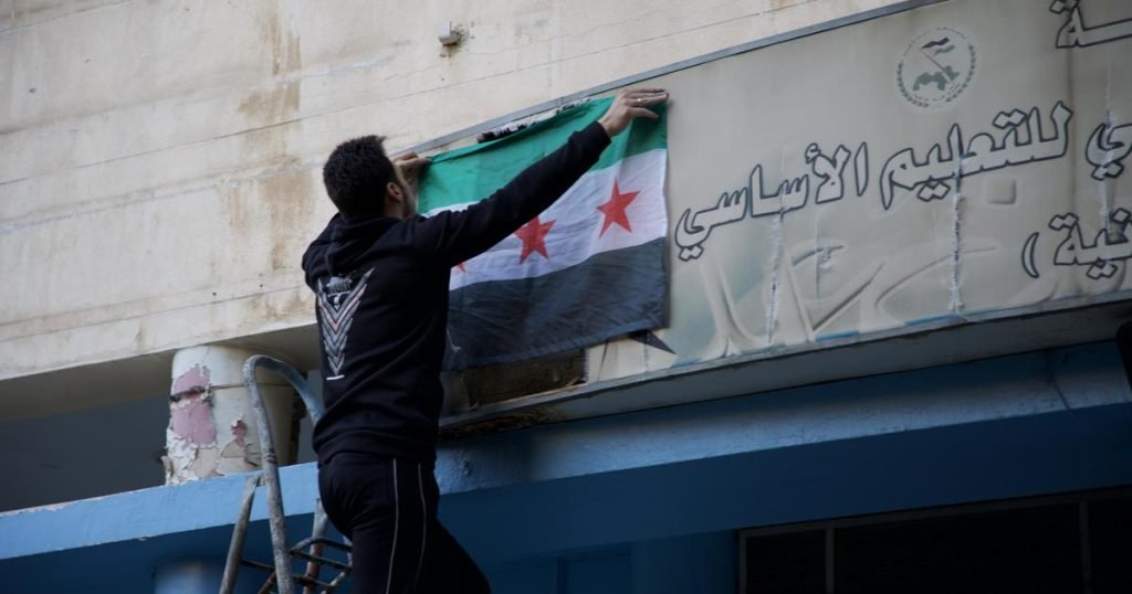بعد الإطاحة بالأسد في سوريا، مبعوث الأمم المتحدة يدعو إلى إنهاء العقوبات