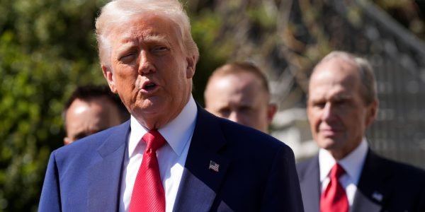 اعترف ترامب بأنه يمكن أن يسبب ركودًا ، لكنه لم يكن يريد اكتئابًا ، وفقًا لـ WSJ