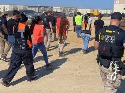 475 شخص احتجزوا في جورجيا هيونداي غارة من الجليد ، والوكالات الأخرى ، كما يقول المسؤولون