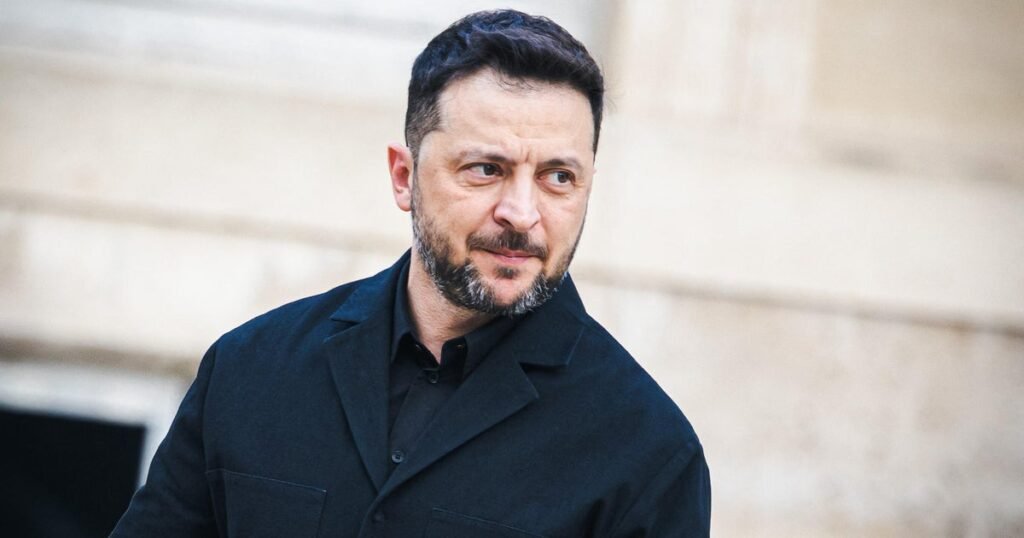 زيلينسكي يتحدث مع الحلفاء بشأن خطة السلام بين أوكرانيا وروسيا بينما يقترح ترامب الموعد النهائي لعيد الشكر
