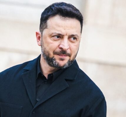 زيلينسكي يتحدث مع الحلفاء بشأن خطة السلام بين أوكرانيا وروسيا بينما يقترح ترامب الموعد النهائي لعيد الشكر