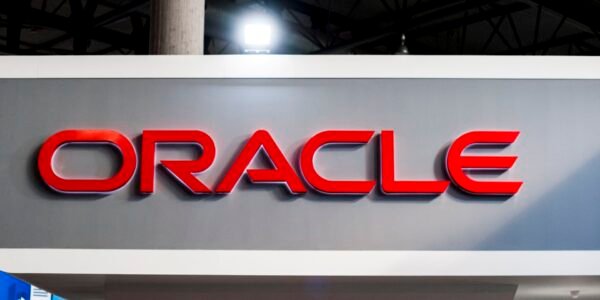 انخفاض أسهم Oracle بسبب تقرير Blue Owl لن يدعم مركز بيانات بقيمة 10 مليارات دولار