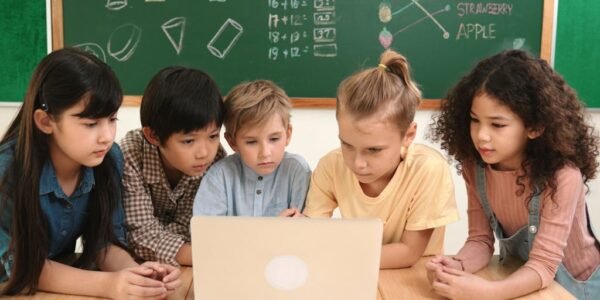 كيف يبدو تكامل الذكاء الاصطناعي حقًا في الفصول الدراسية اليوم كيف يبدو تكامل الذكاء الاصطناعي حقًا في الفصول الدراسية اليوم