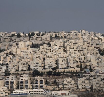 وزير المالية الإسرائيلي يوافق على بناء 19 مستوطنة جديدة في الضفة الغربية