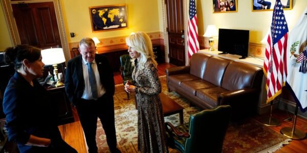 فانس وروبيو يجتمعان مع وزيري خارجية جرينلاند والدنمارك