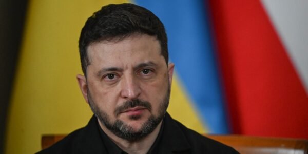 قال الرئيس الأوكراني زيلينسكي إن محادثات السلام الثلاثية اختتمت بشكل بناء، مع إمكانية عقد المزيد منها الأسبوع المقبل