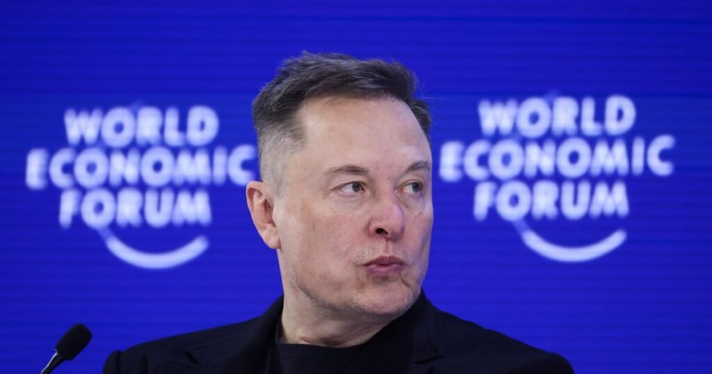 قال إيلون ماسك، أحد أشد منتقدي دافوس، للمنتدى الاقتصادي العالمي إن عدد الروبوتات سوف يفوق عدد البشر قال إيلون ماسك، أحد أشد منتقدي دافوس، للمنتدى الاقتصادي العالمي إن عدد الروبوتات سوف يفوق عدد البشر
