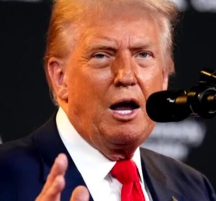 بينما يبدو أن إيران والولايات المتحدة تتجهان نحو المحادثات، أحد المتظاهرين يدعو ترامب إلى “الوفاء بكلمته”