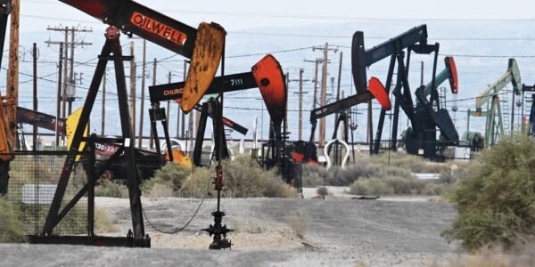 ارتفعت أسعار النفط الأمريكي بنسبة 11٪ حيث أثار خطاب ترامب بشأن حرب إيران مخاوف من التصعيد