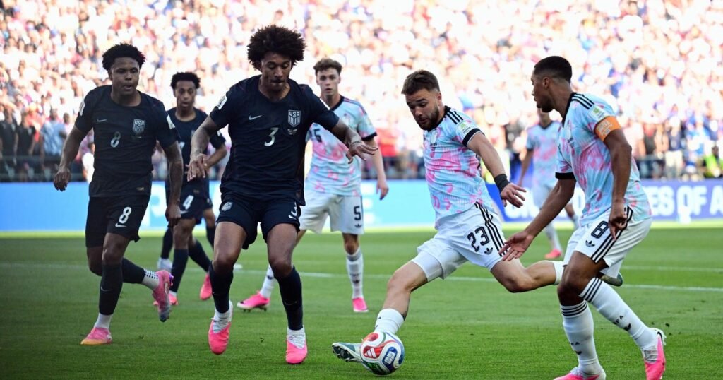 بلجيكا تهزم رجال الولايات المتحدة 4-1 في كأس العالم، لتنهي مسيرة الأمريكيين في سياتل